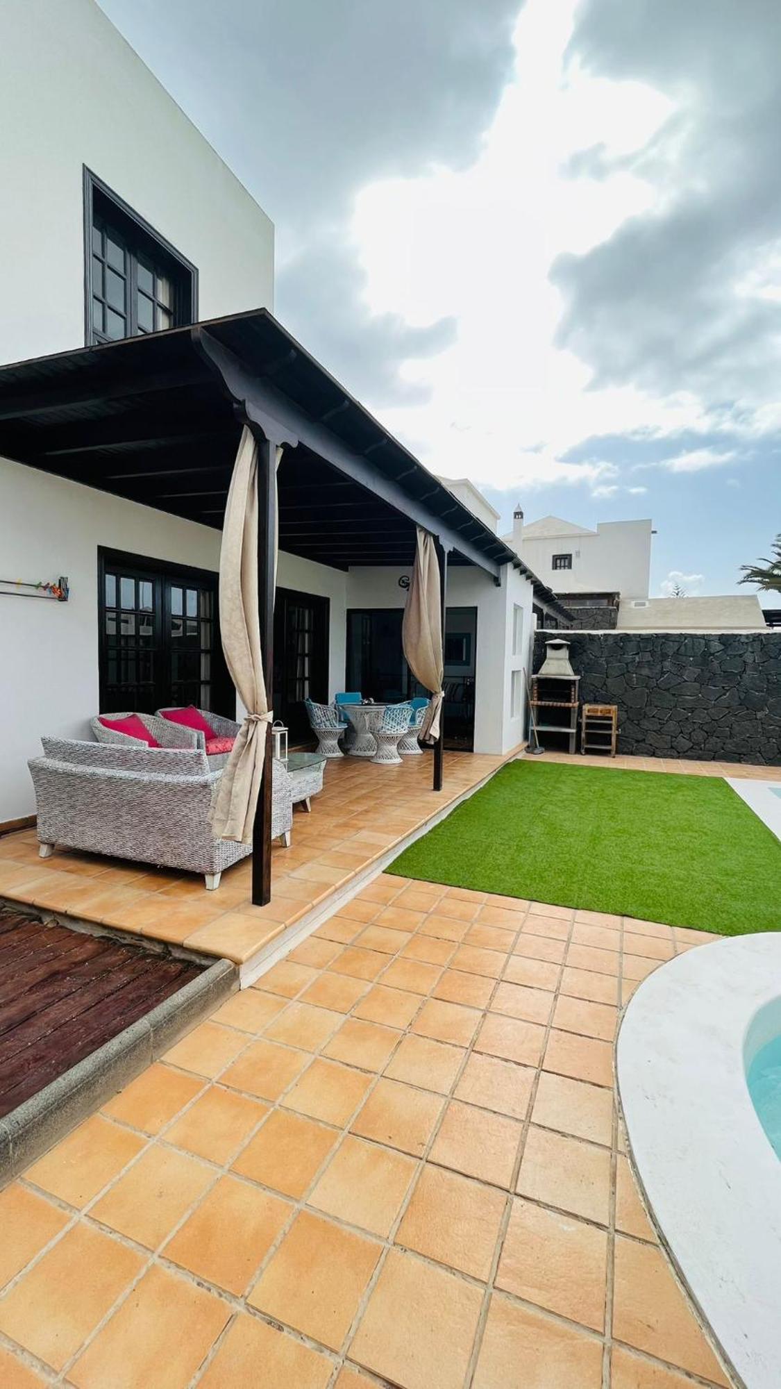 Сasa de vacaciones Lovely Kiluka Heated Pool *